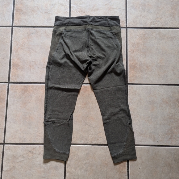 Lululemon Refine Crop - Picture 2 of 3